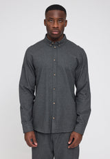 Terence ist 1,90 und trägt Größe L