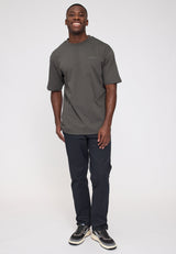 Terence ist 1,90 und trägt Größe L