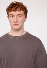 Ben ist 1,85 und trägt Größe L