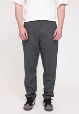 Ben ist 1,85 und trägt Größe L