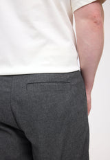 Ben ist 1,85 und trägt Größe L