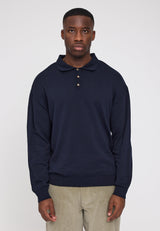 Terence ist 1,90 und trägt Größe L