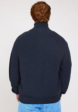 Ben ist 1,85 und trägt Größe L