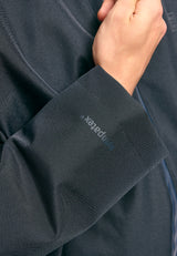 Dominik ist 1.91m und trägt Größe L