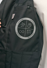 Kate ist 1.75m und trägt Größe S