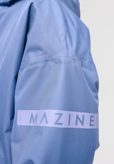 Kate ist 1.75m und trägt Größe S