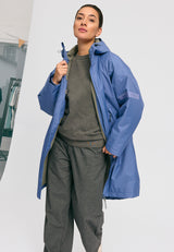 Kate ist 1.75m und trägt Größe S