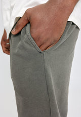 Julia ist 1,78 und trägt Größe S | Ben ist 1,85 und trägt Größe L