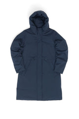 Julia ist 1,78 und trägt Größe S