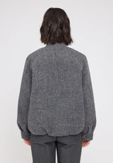 Maren ist 1,75 und trägt Größe S