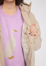 Maren ist 1,75 und trägt Größe S