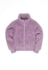 Julia ist 1,78 und trägt Größe S