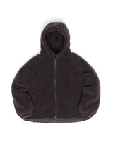 Julia ist 1,78 und trägt Größe S