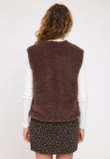 Angelique ist 1,75 und trägt Größe S