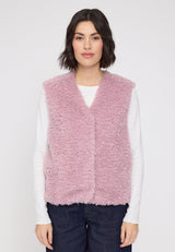 Maren ist 1,75 und trägt Größe S