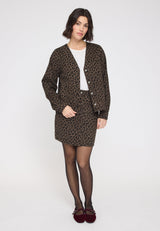 Maren ist 1,75 und trägt Größe S