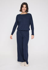 Maren ist 1,75 und trägt Größe S