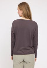 Julia ist 1,78 und trägt Größe S