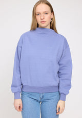 Julia ist 1,78 und trägt Größe S