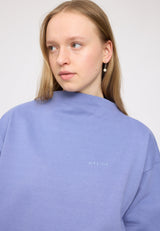 Julia ist 1,78 und trägt Größe S