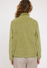 Angelique ist 1,75 und trägt Größe S