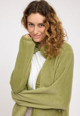 Angelique ist 1,75 und trägt Größe S