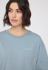 Maren ist 1,75 und trägt Größe S