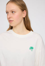 Julia ist 1,78 und trägt Größe S