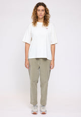 Angelique ist 1,75 und trägt Größe S