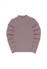 Julia ist 1,78 und trägt Größe S