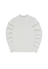 Angelique ist 1,75 und trägt Größe S