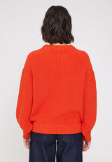 Maren ist 1,75 und trägt Größe S