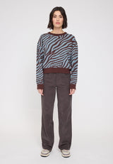 Maren ist 1,75 und trägt Größe S