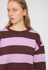 Julia ist 1,78 und trägt Größe S