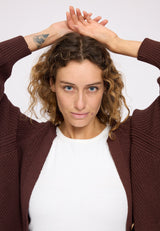 Angelique ist 1,75 und trägt Größe S