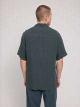 Daniel ist 1,87 und trägt Größe L