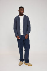 Ben ist 1,85 und trägt Größe L