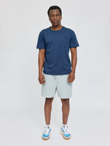 Prince ist 1,85 und trägt Größe L