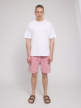 Daniel ist 1,87 und trägt Größe L