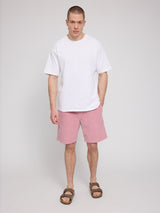 Daniel ist 1,87 und trägt Größe L