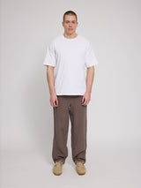 Daniel ist 1,87 und trägt Größe L