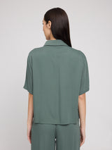 Emma ist 1,76 und trägt Größe S