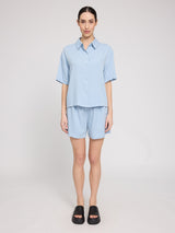 Emma ist 1,76 und trägt Größe S