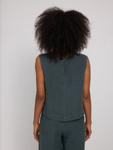 Jade ist 1,75 und trägt Größe S