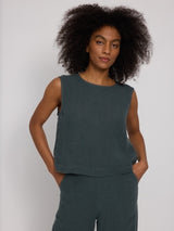 Jade ist 1,75 und trägt Größe S