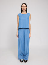 Emma ist 1,76 und trägt Größe S