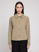 Emma ist 1,76 und trägt Größe S