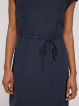 Jade ist 1,75 und trägt Größe S