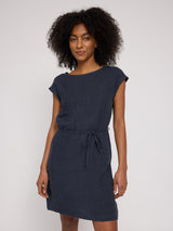 Jade ist 1,75 und trägt Größe S