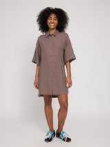 Jade ist 1,75 und trägt Größe S